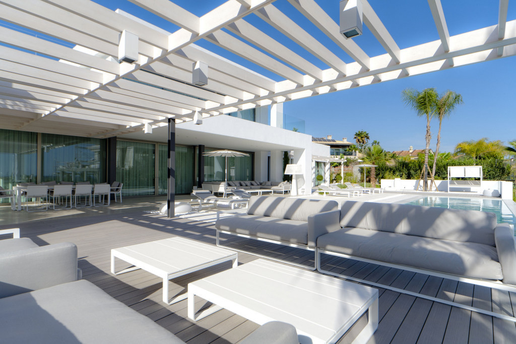 5 bedroom Villa For Sale in Bahía de Marbella, Málaga - thumb 3