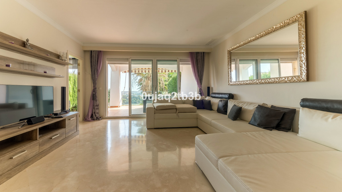 2 bedroom Apartment For Sale in Benahavís, Málaga - thumb 9
