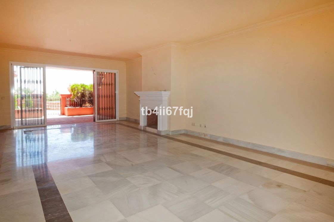 3 bedroom Apartment For Sale in Monte Halcones, Málaga - thumb 4