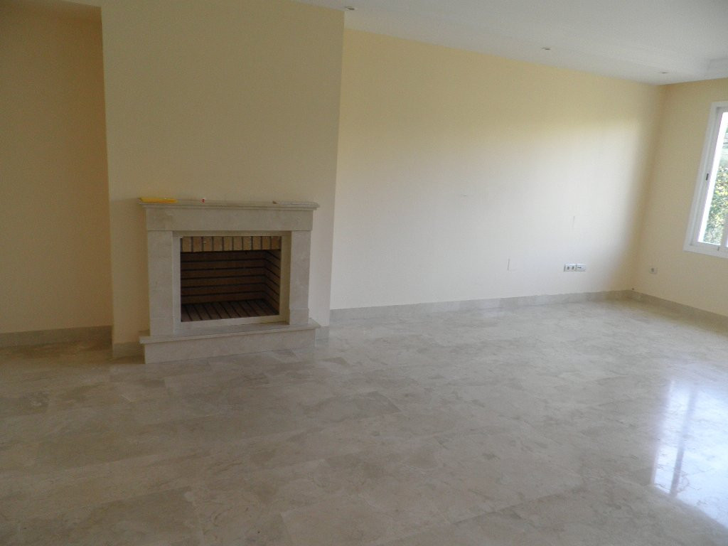 3 bedroom Townhouse For Sale in Selwo, Málaga - thumb 3