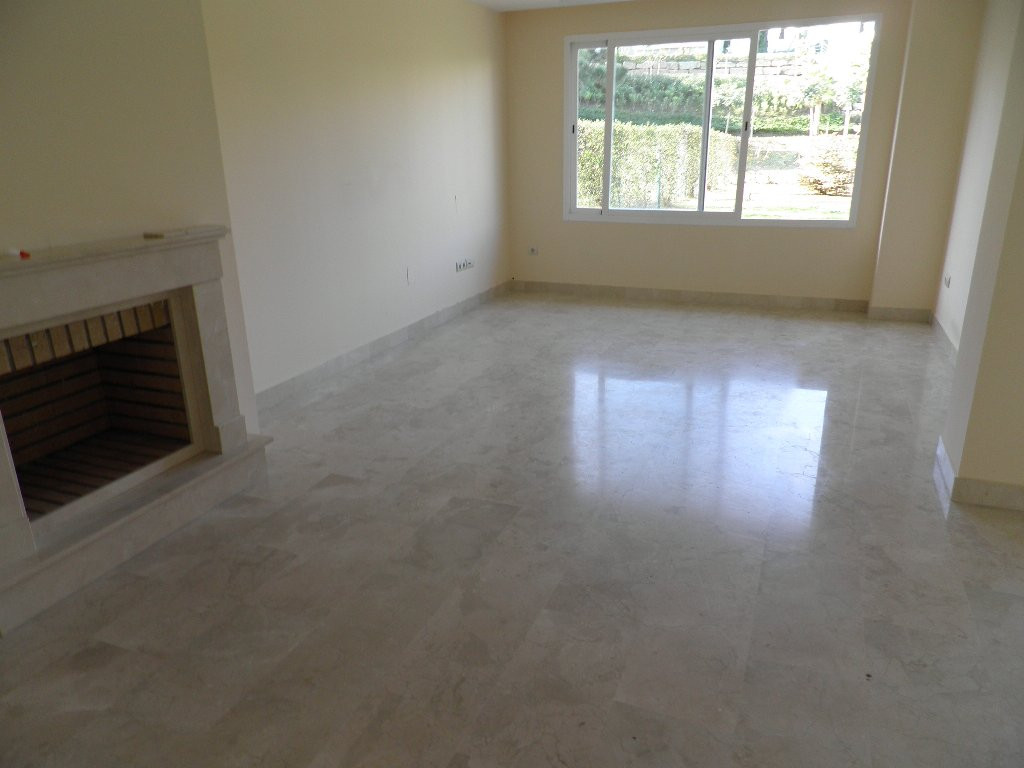 3 bedroom Townhouse For Sale in Selwo, Málaga - thumb 4