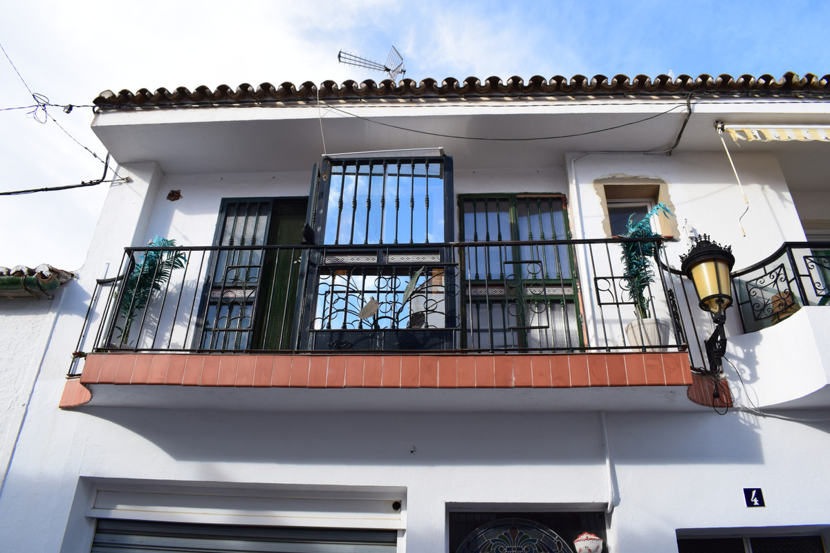 3 bedroom Apartment For Sale in Benalmadena Pueblo, Málaga - thumb 2