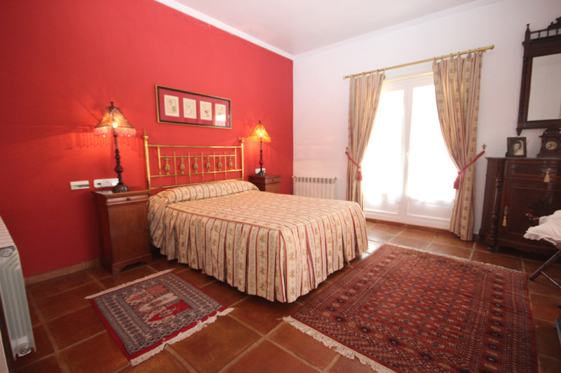 4 bedroom Villa For Sale in Bahía de Marbella, Málaga - thumb 27