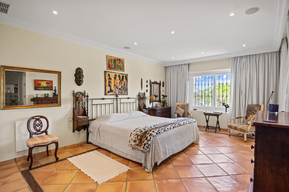 4 bedroom Villa For Sale in Benahavís, Málaga - thumb 29