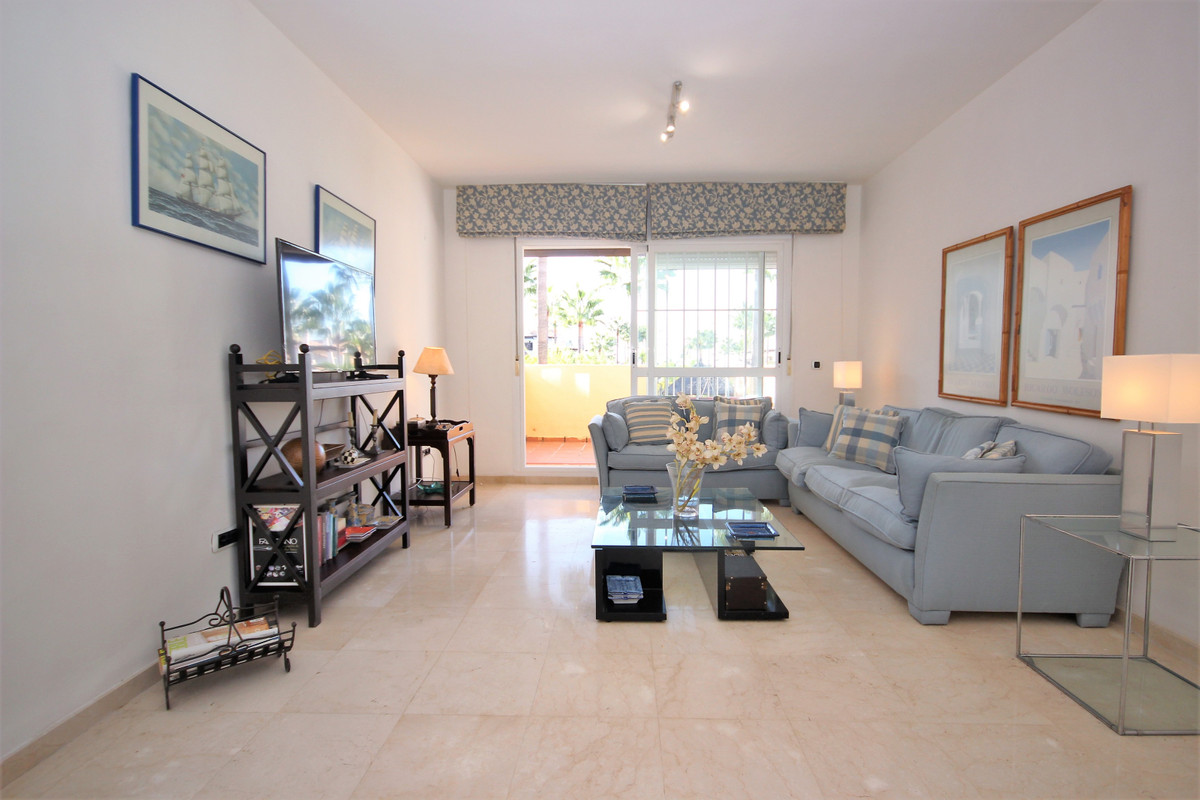 2 bedrooms Apartment in Bahía de Marbella