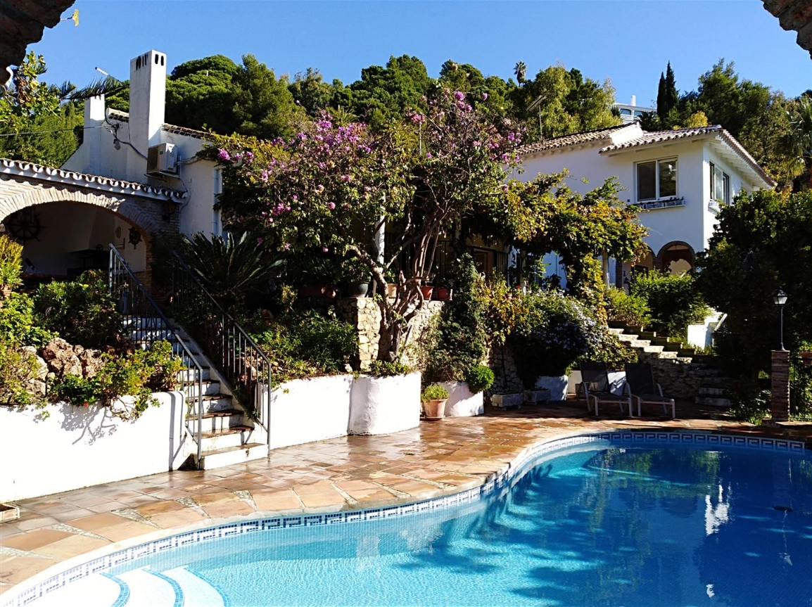 6 bedroom Villa For Sale in Mijas, Málaga - thumb 2