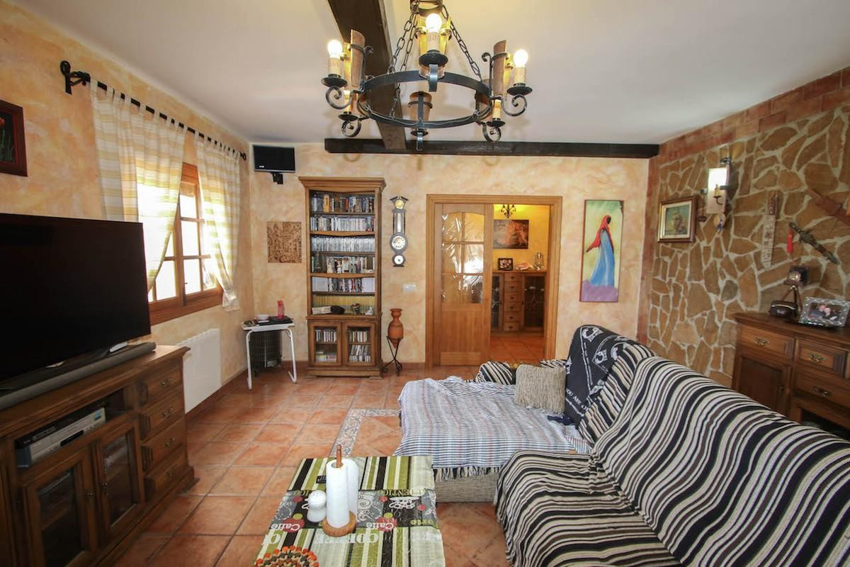 10 bedroom Villa For Sale in Alhaurín de la Torre, Málaga - thumb 29