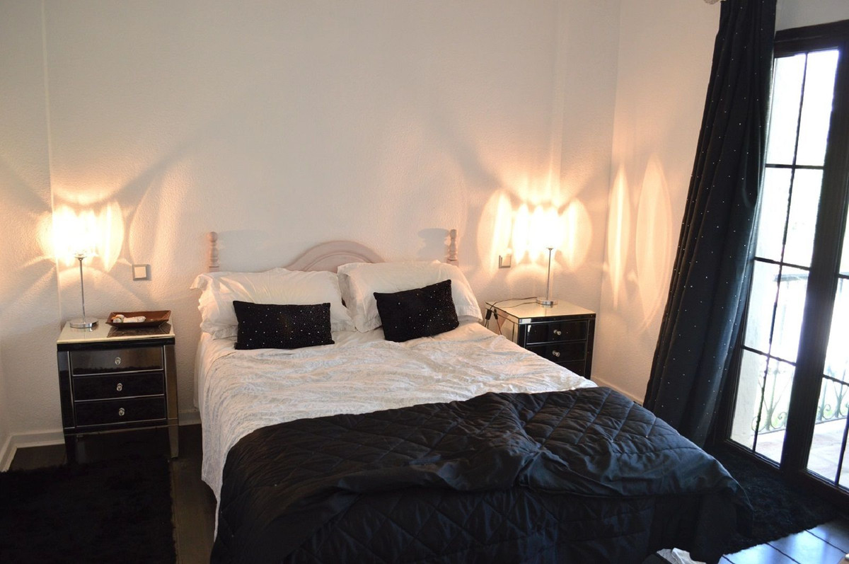 4 bedroom Apartment For Sale in Nueva Andalucía, Málaga - thumb 10