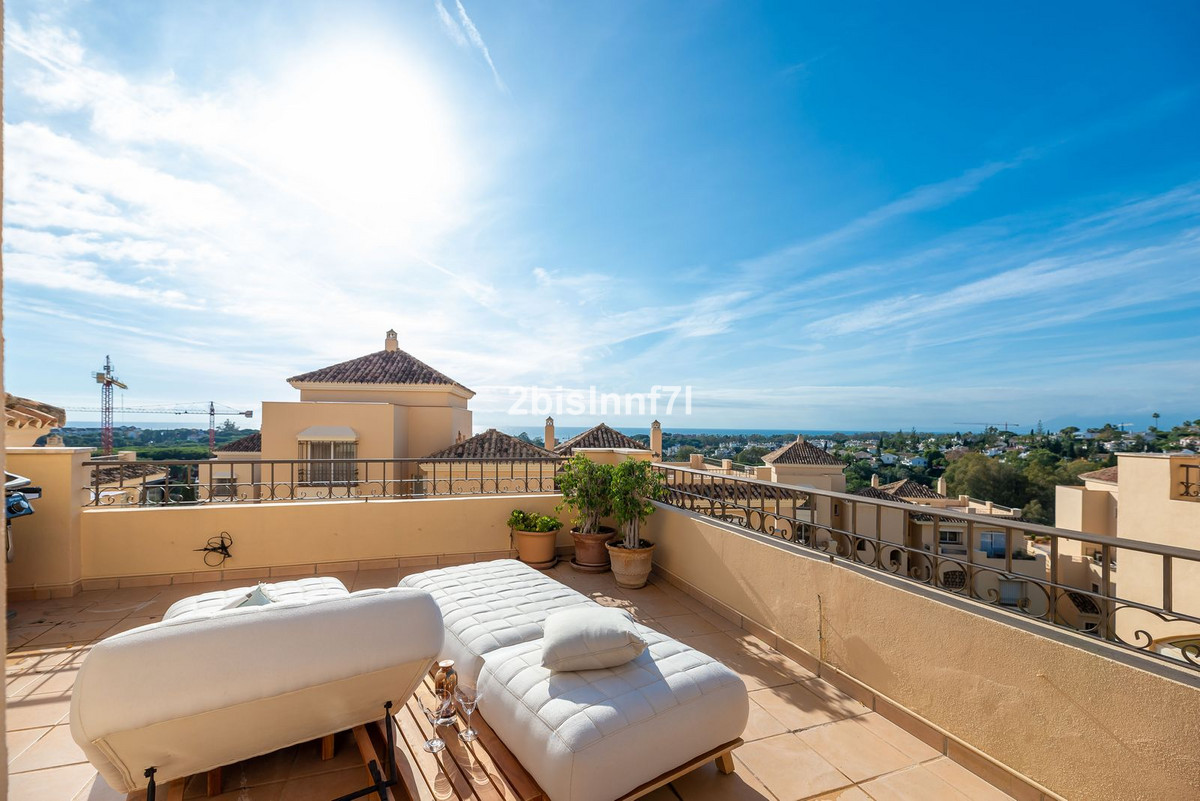 Dream apartment with four bedrooms and three and a half bathrooms in central Elviria , in the sought, Spain