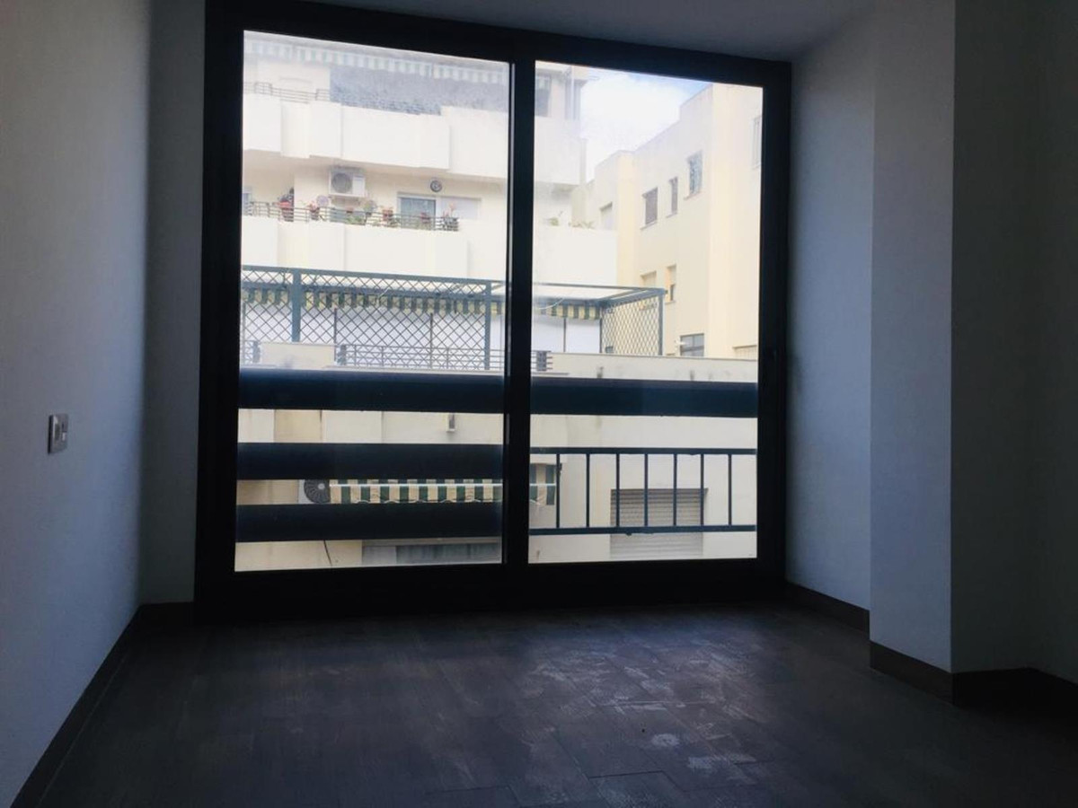 Middle Floor Apartment for sale in Estepona, Costa del Sol