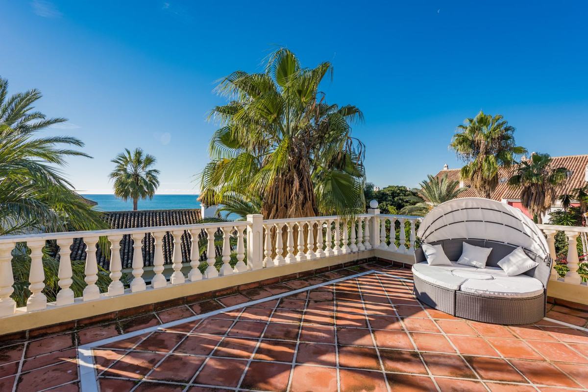 Villa te koop in Bahía de Marbella R4244584