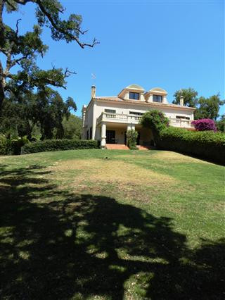 5 bed Townhouse for sale in Sotogrande Alto
