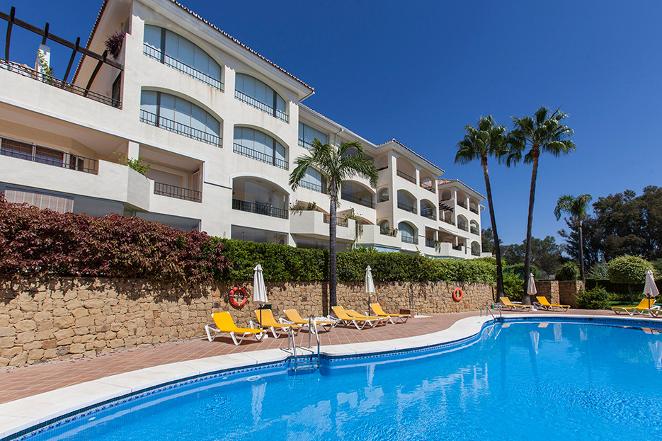 Middle Floor Apartment for sale in Marbella R4710067