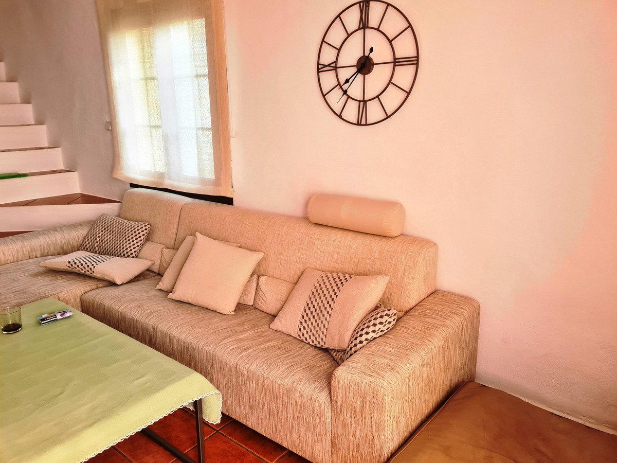 2 Bedroom Semi-Detached House For Sale Nagüeles, Costa del Sol - HP3862741