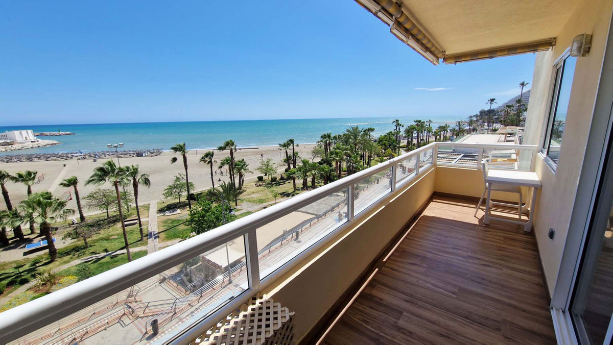 Middle Floor Apartment for sale in Benalmadena Costa R4711897