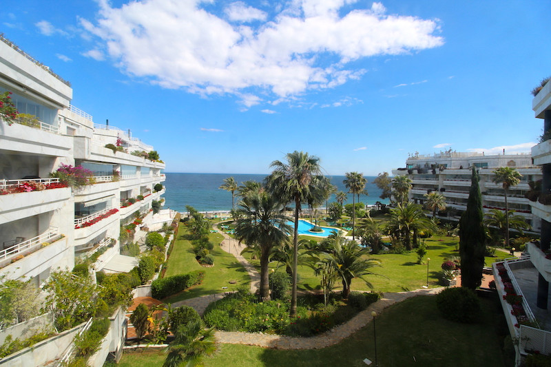 3 Bedroom Middle Floor Apartment For Sale The Golden Mile, Costa del Sol - HP4450207