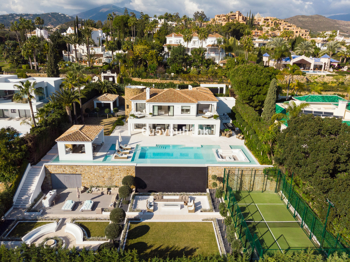 Detached Villa for sale in Marbella R4591852