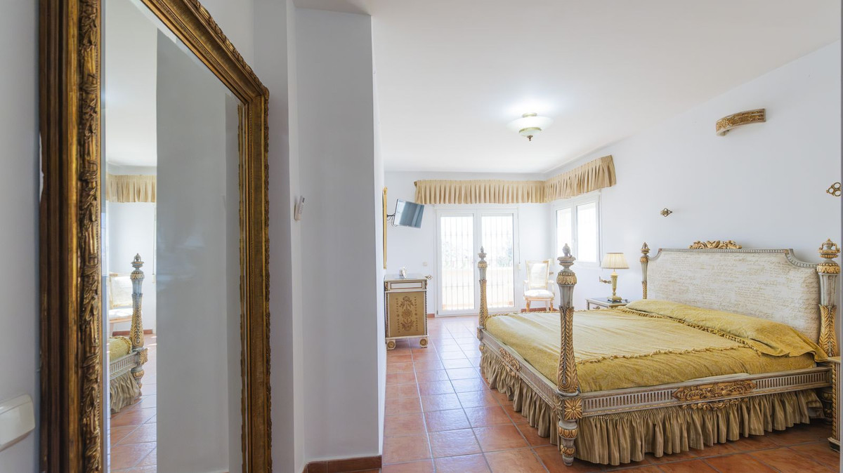 Villa con 6 Dormitorios en Venta Benalmadena Costa