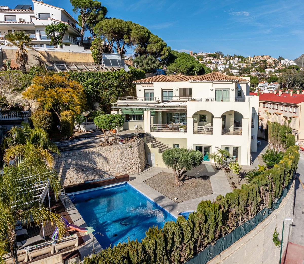 						Villa  Individuelle
													en vente 
																			 à Malaga Este
					