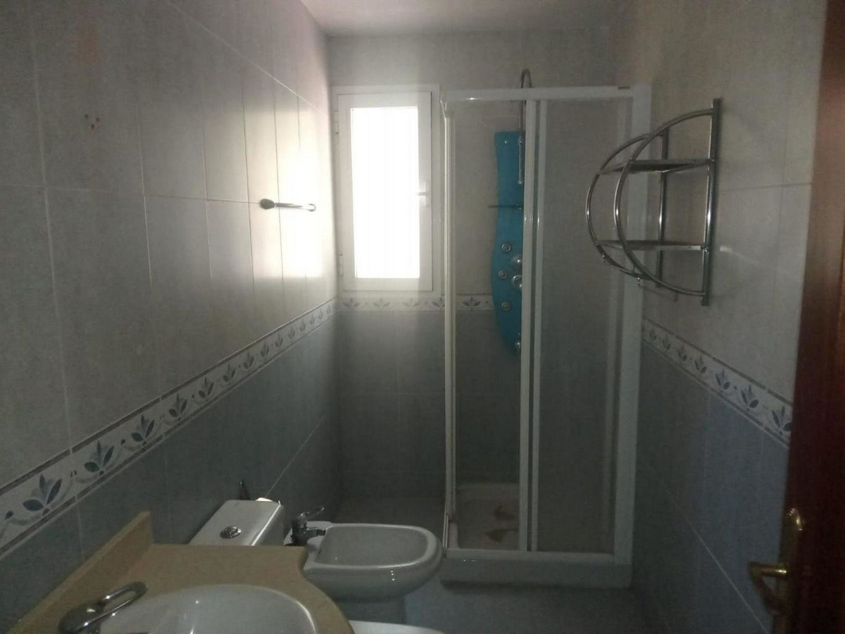 2 bedroom Apartment For Sale in Los Pacos, Málaga - thumb 18