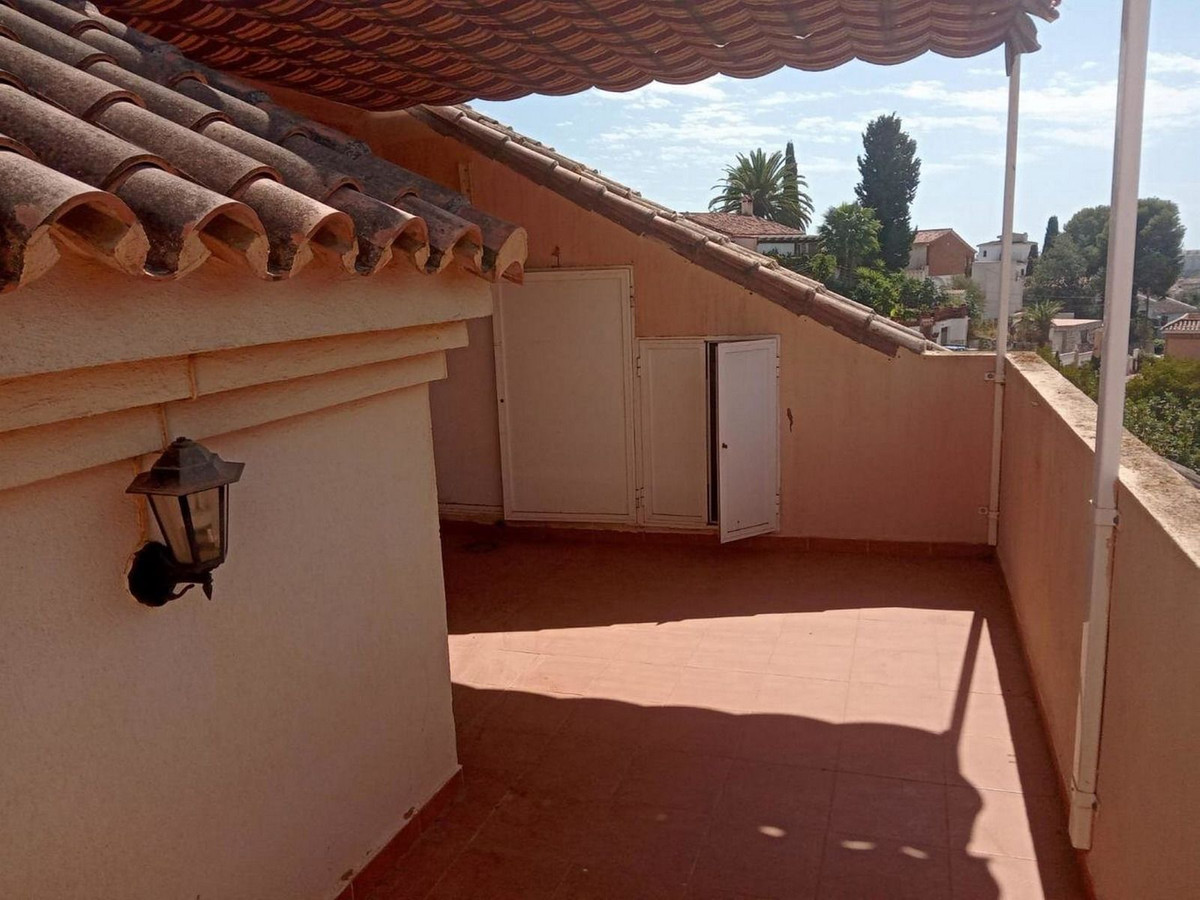 2 bedroom Apartment For Sale in Los Pacos, Málaga - thumb 9