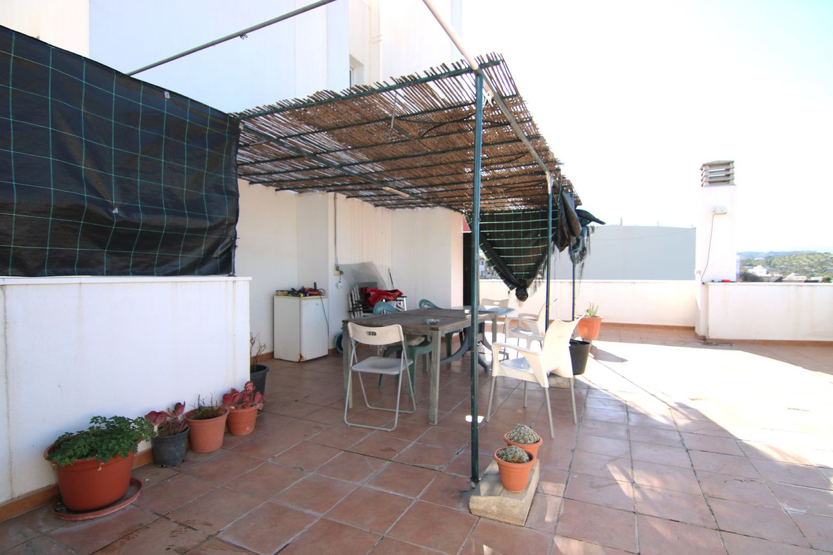 						Apartment  Middle Floor
													for sale 
																			 in Coín
					