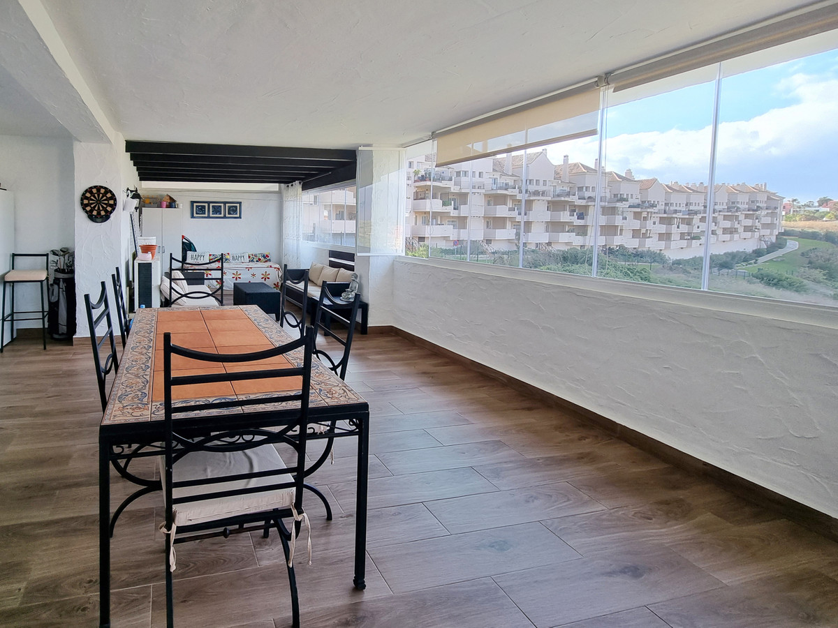 Stunning 2-bed 2-bath south facing apartment with over 90m2 terrace enjoying stunning golf & mou, Spain