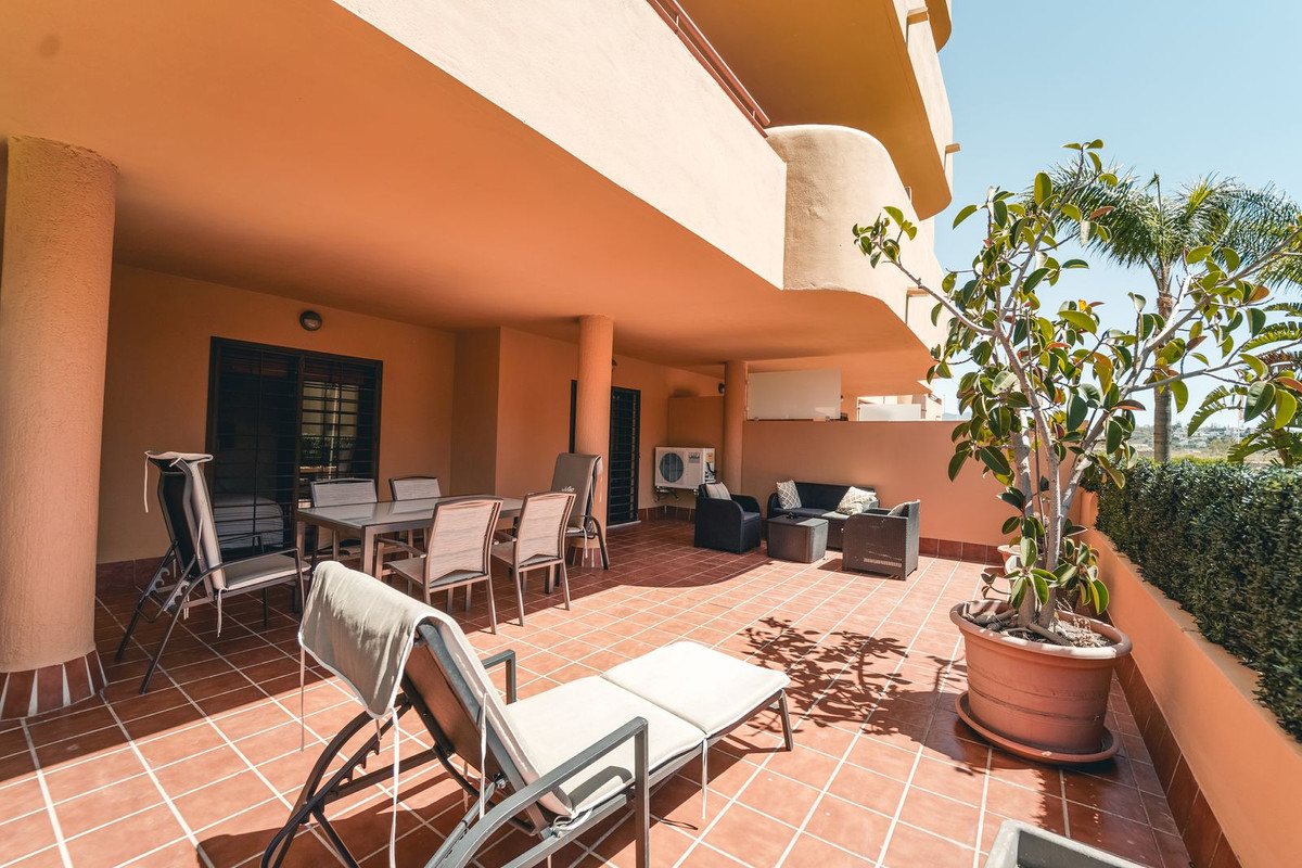 Ground floor apartment with a large terrace within walking distance to all amenities and beach.
Prim, Spain