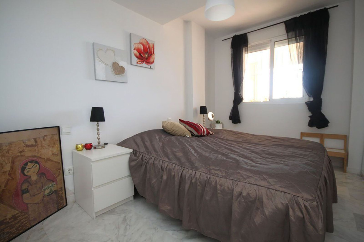 2 bedroom Apartment For Sale in Benalmadena, Málaga - thumb 4