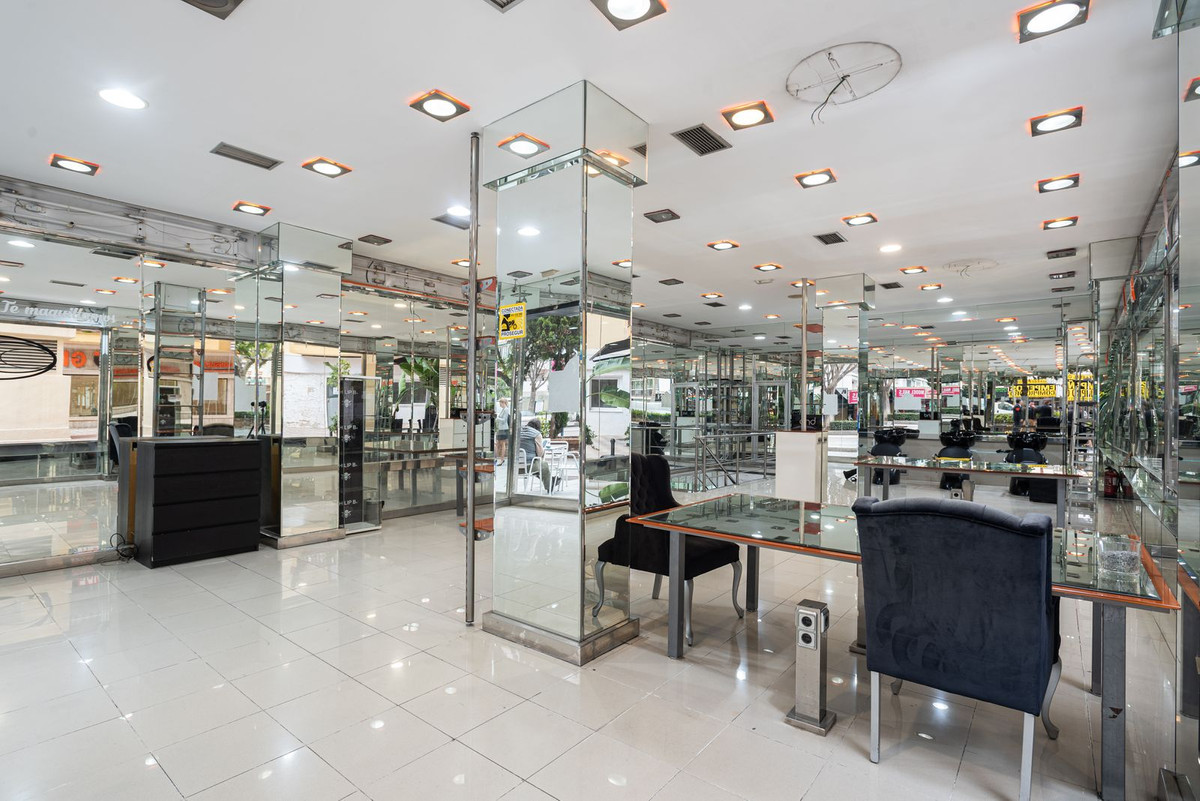 						Commercial  Commercial Premises
													for sale 
																			 in Marbella
					
