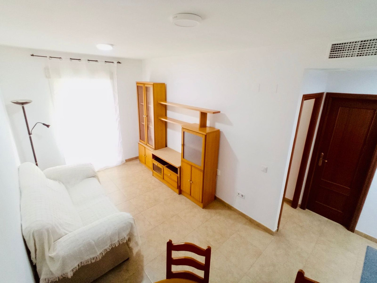 Middle Floor Apartment, Los Boliches, Costa del Sol.
1 Bedroom, 1 Bathroom, Built 45 m².

Setting : , Spain