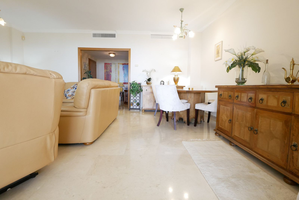 3 bedroom Apartment For Sale in Cabopino, Málaga - thumb 12
