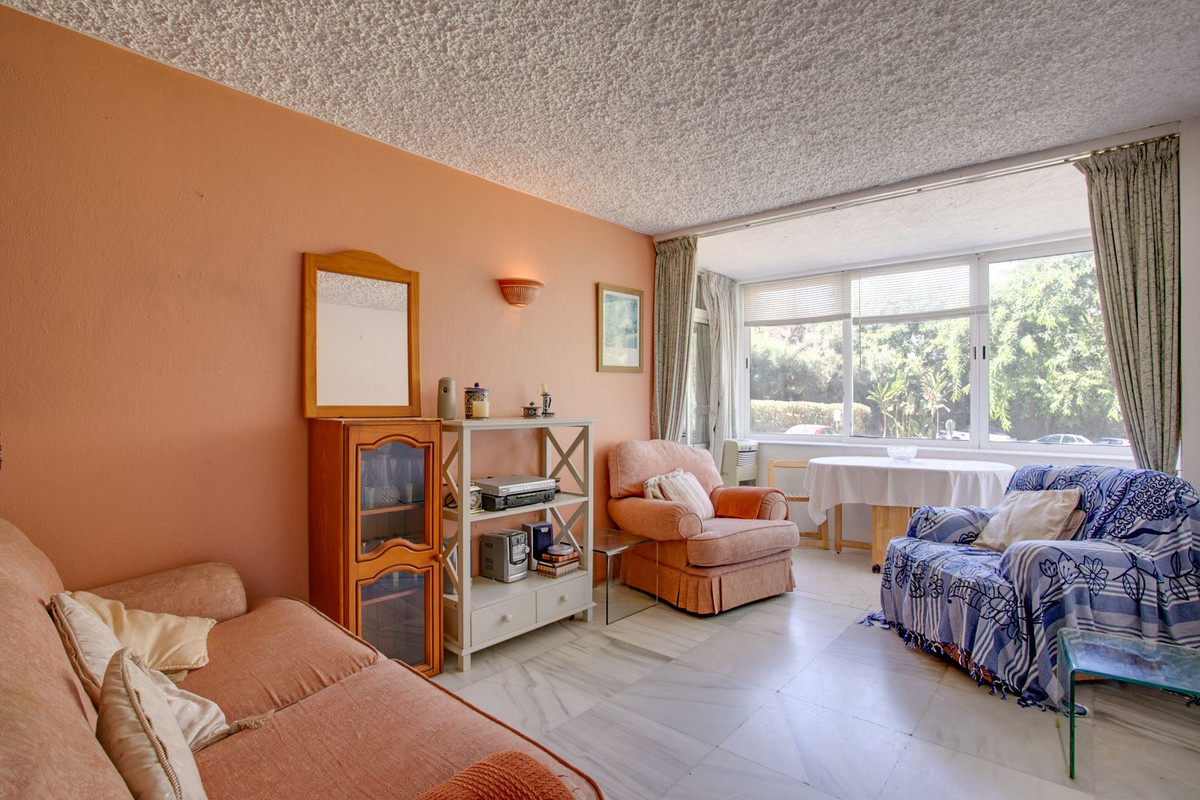 2 bedroom Apartment For Sale in Estepona, Málaga - thumb 1