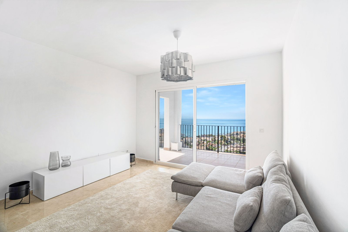 2 bedroom Apartment For Sale in Riviera del Sol, Málaga - thumb 4