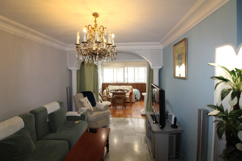 Middle Floor Apartment for sale in Fuengirola R3745909