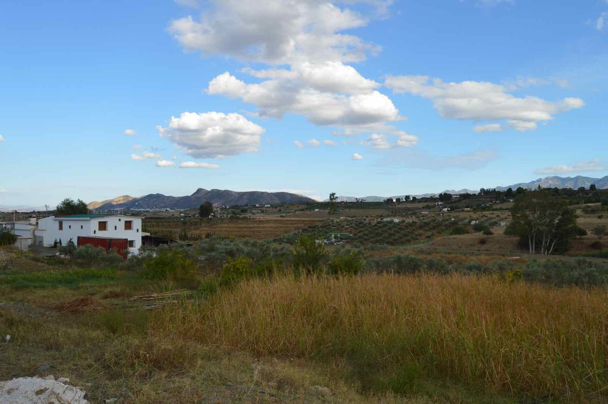 Large plot with many buildings for B&B or campsite.

This large plot of just over 44,000m2 is si, Spain
