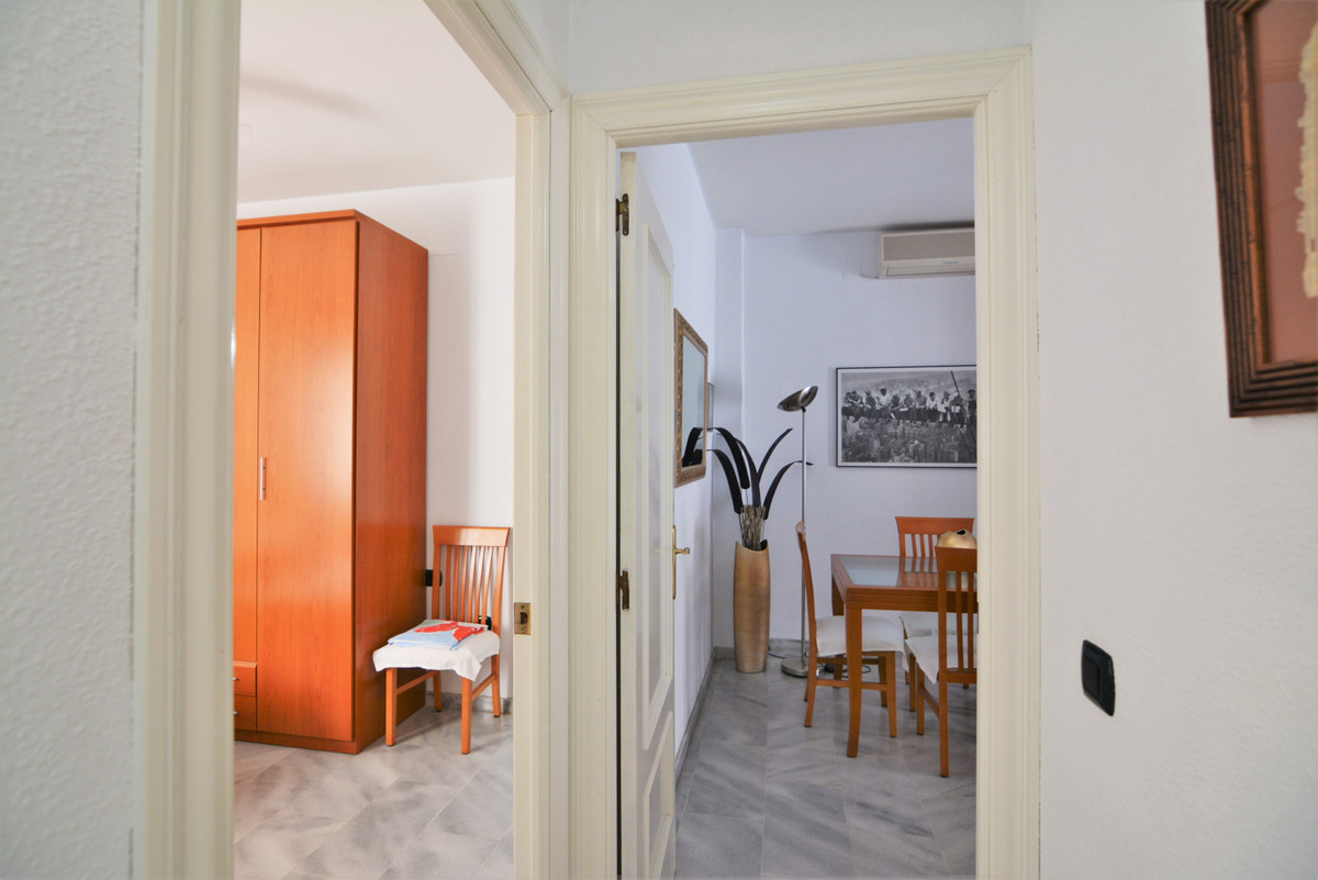 1 bedroom Apartment For Sale in Fuengirola, Málaga - thumb 11