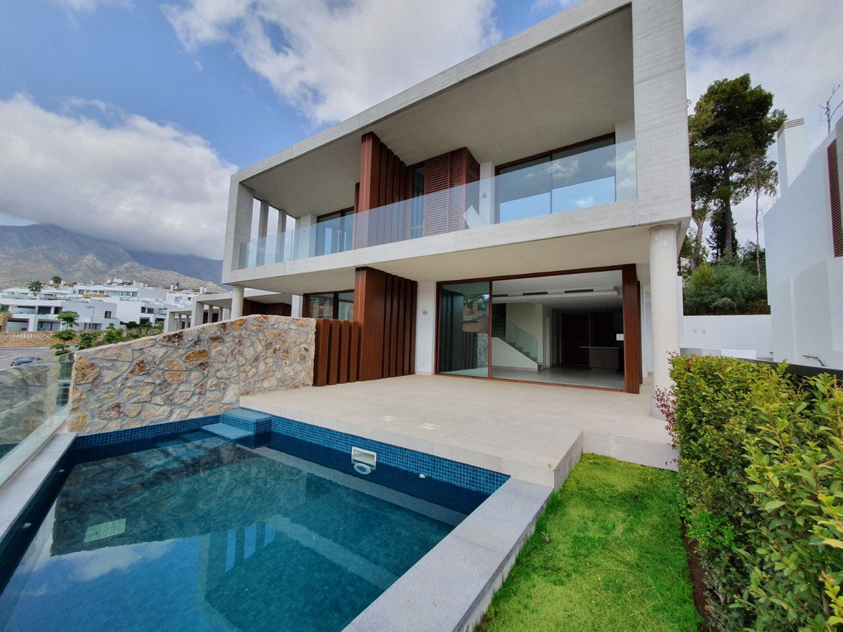 Villa en venta en The Golden Mile, Costa del Sol