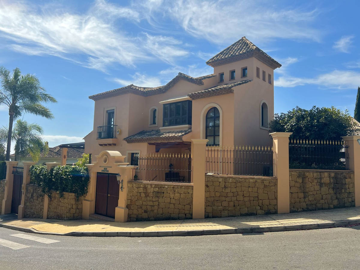 Villa - Chalet en venta en Sierra Blanca R4442050