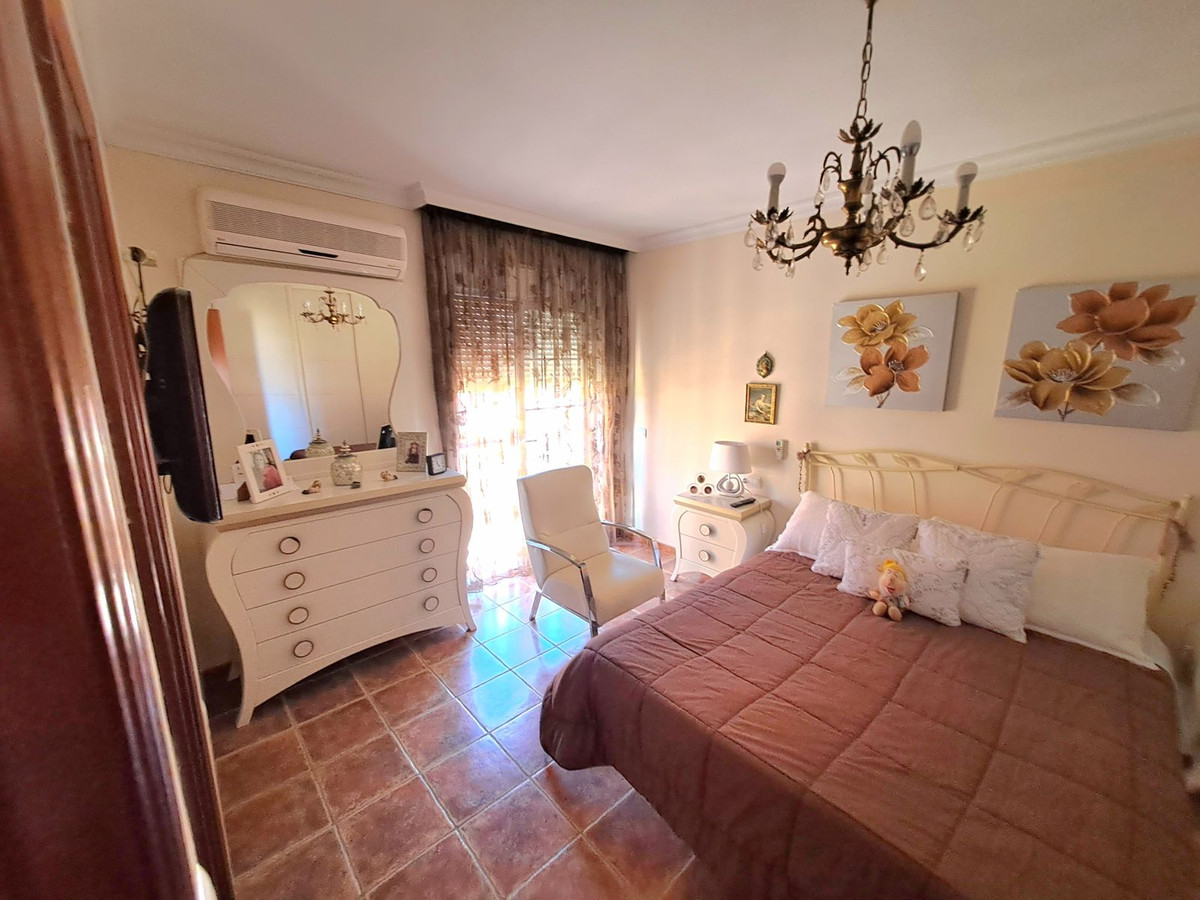 Villa con 6 Dormitorios en Venta Mijas Costa