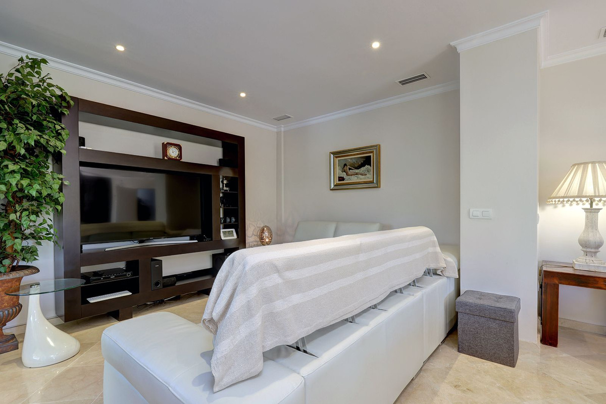 Villa con 4 Dormitorios en Venta Alhaurin Golf