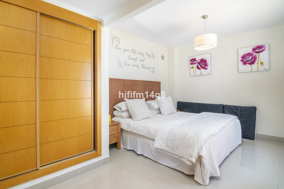 Appartement te koop in Estepona R4415593