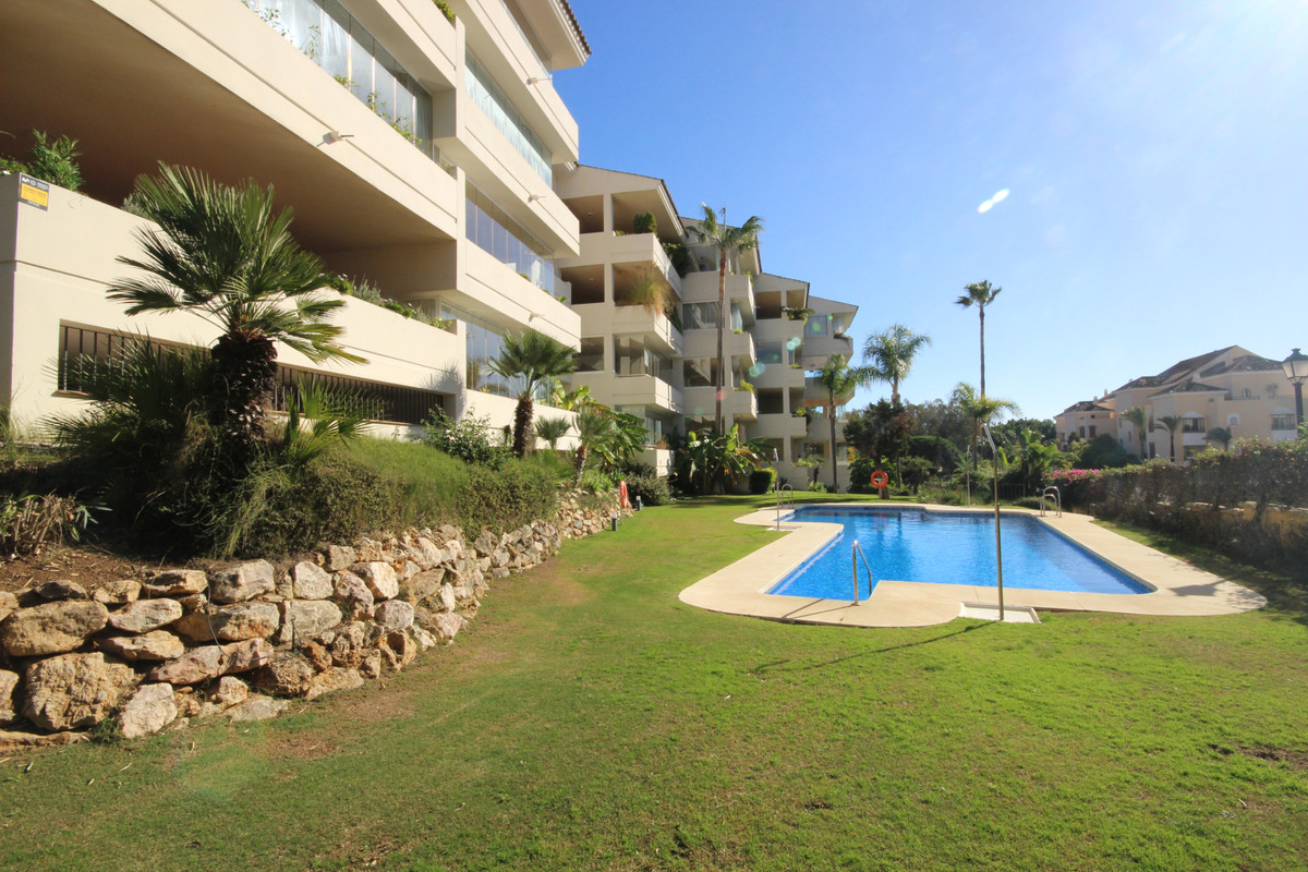Brand new corner apartment set in a small complex at only 300 meters form the sea. Ample living room, Spain