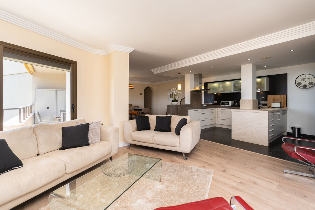 Apartment Penthouse in Atalaya, Costa del Sol
