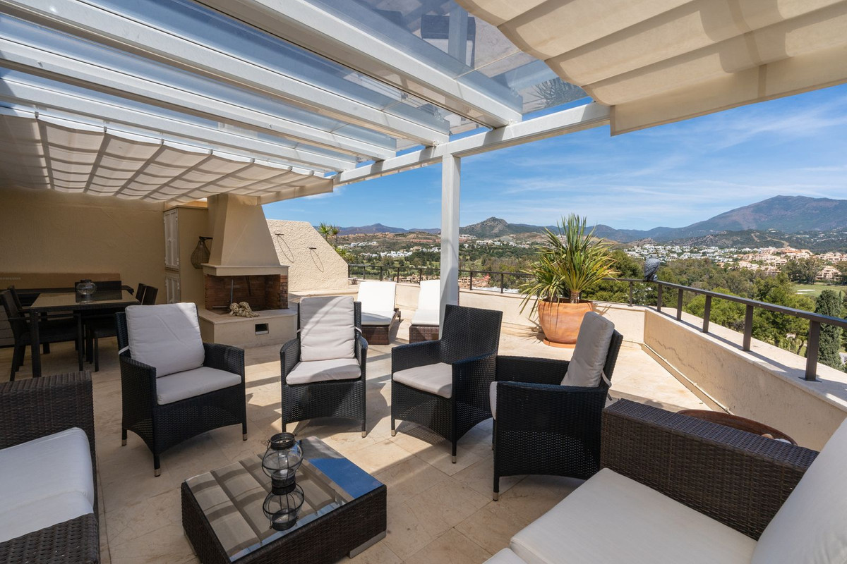 Apartment Penthouse for sale in Atalaya, Costa del Sol