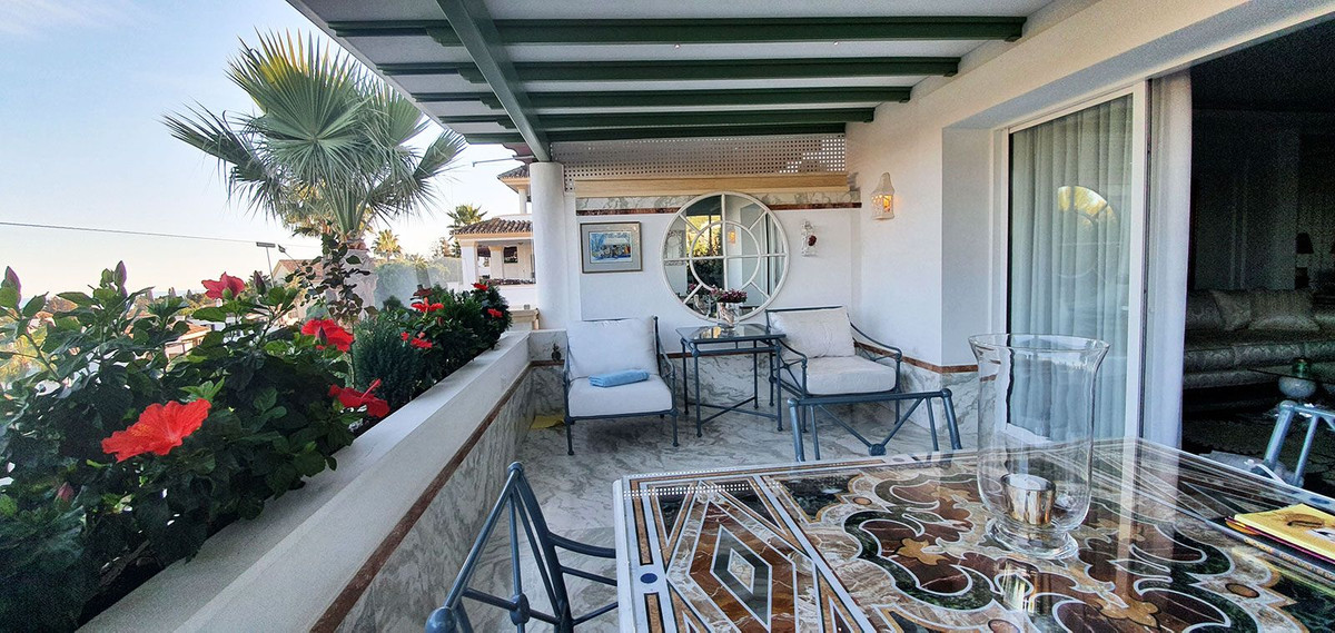 Апартамент средний этаж для продажи в Marbella, Costa del Sol