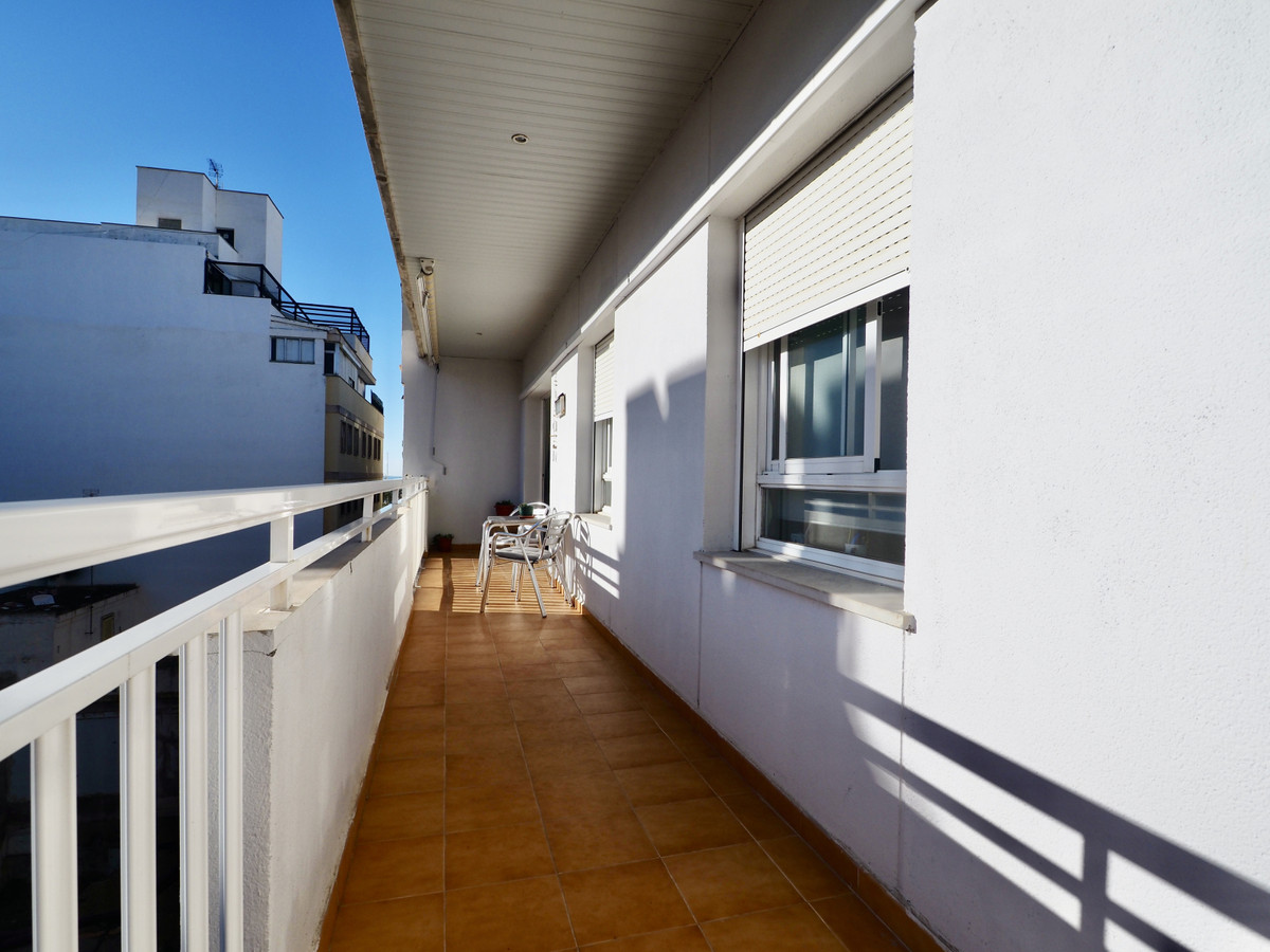 Apartment for sale in Carrer Ovidi, Can Pastilla
Spacious and bright apartment with terrace, parking, Spain