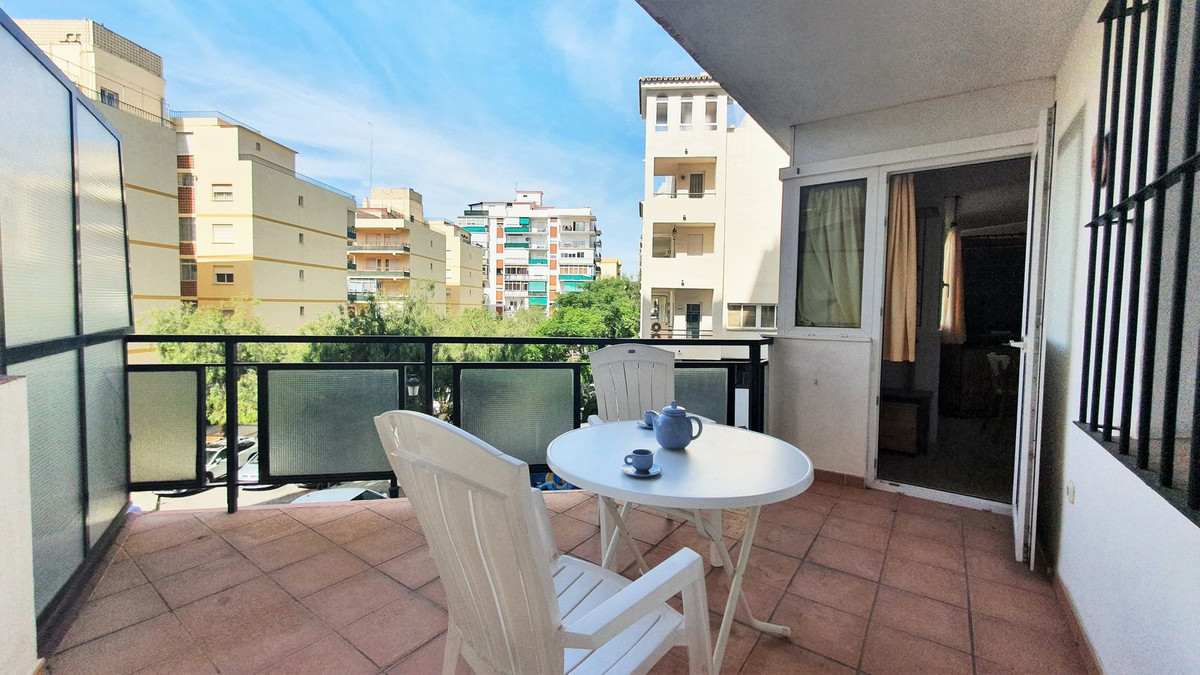 1 Bedroom Middle Floor Apartment For Sale Marbella, Costa del Sol - HP4068727