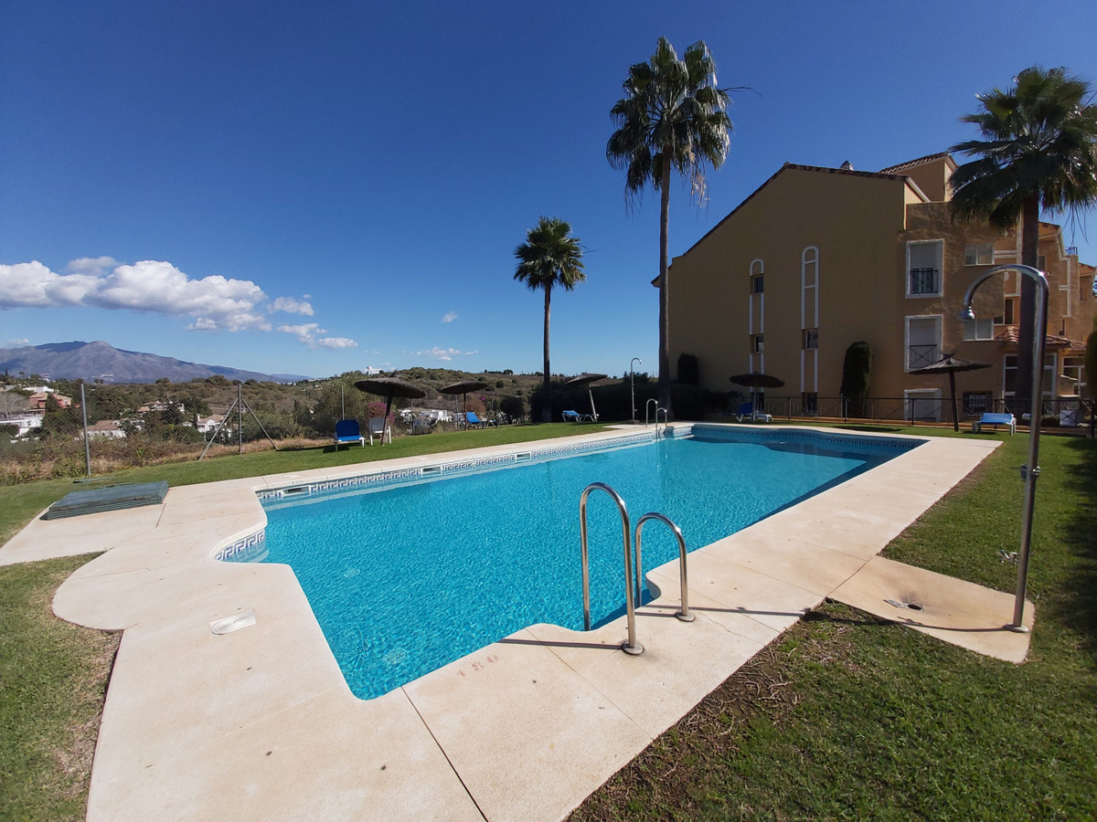 Spacious two bedroom, two bathroom apartment in convenient, tranquil location.

This apartment has m, Spain