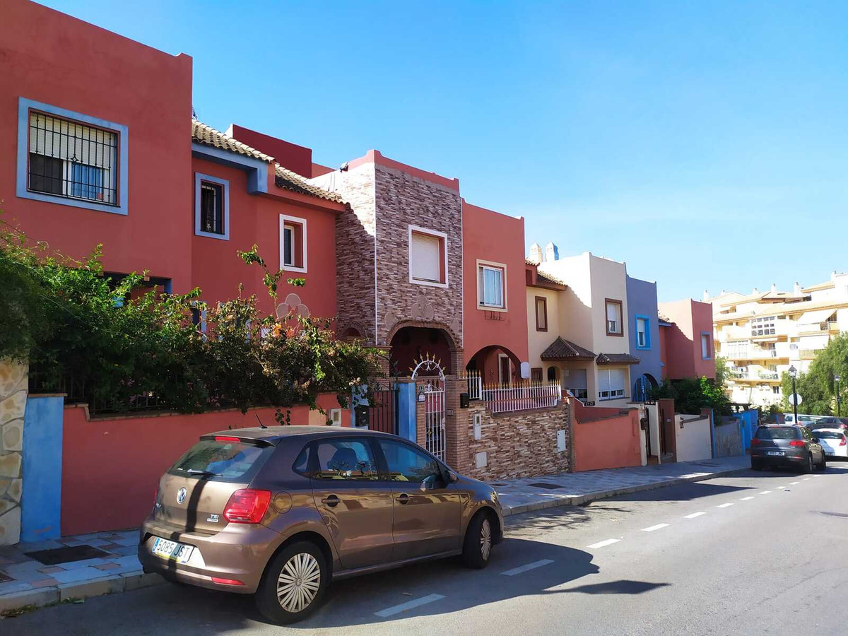 4 Bedroom Townhouse For Sale Los Pacos, Costa del Sol - HP3972646